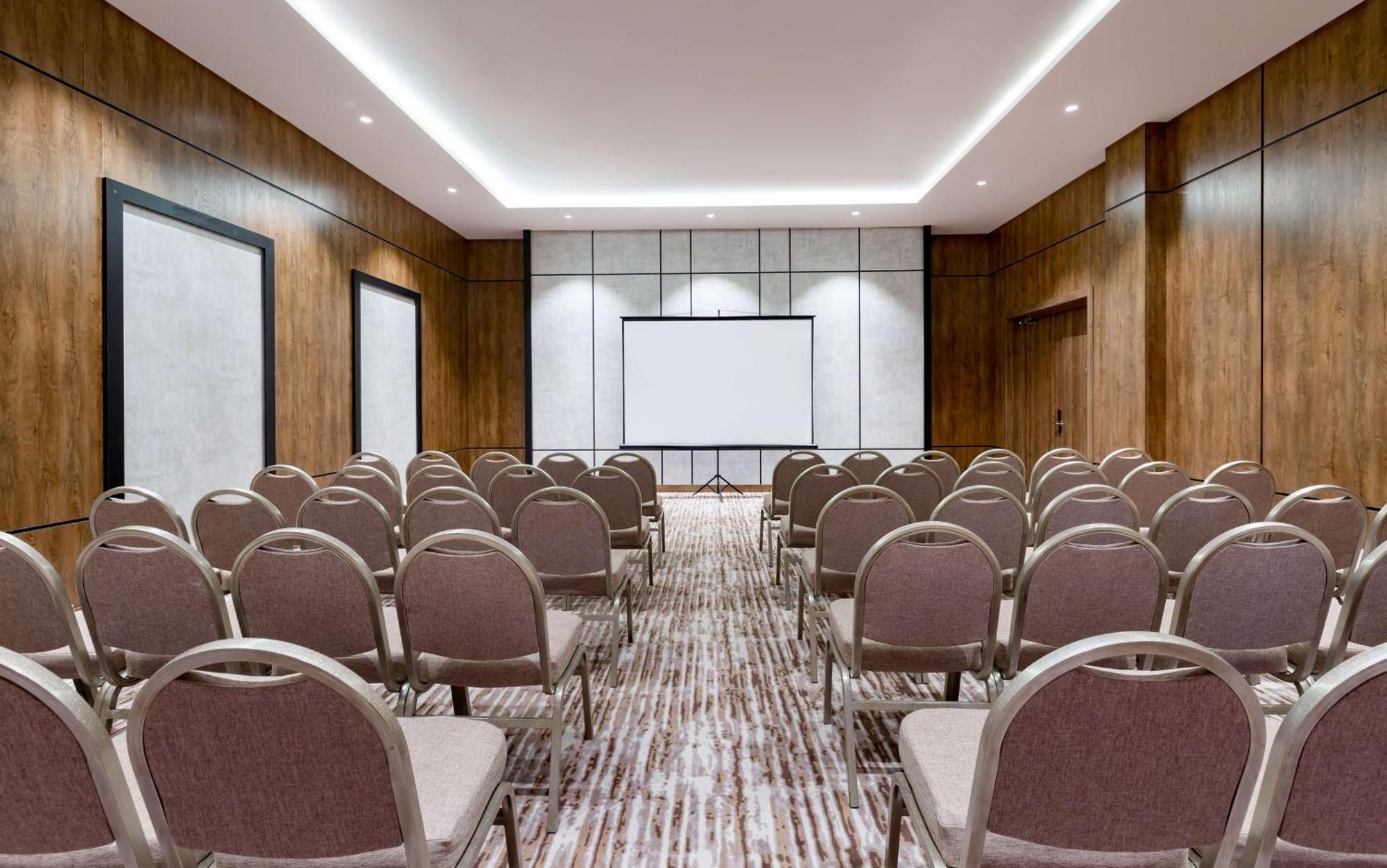 Hilton Garden Inn Samarkanda Zewnętrze zdjęcie